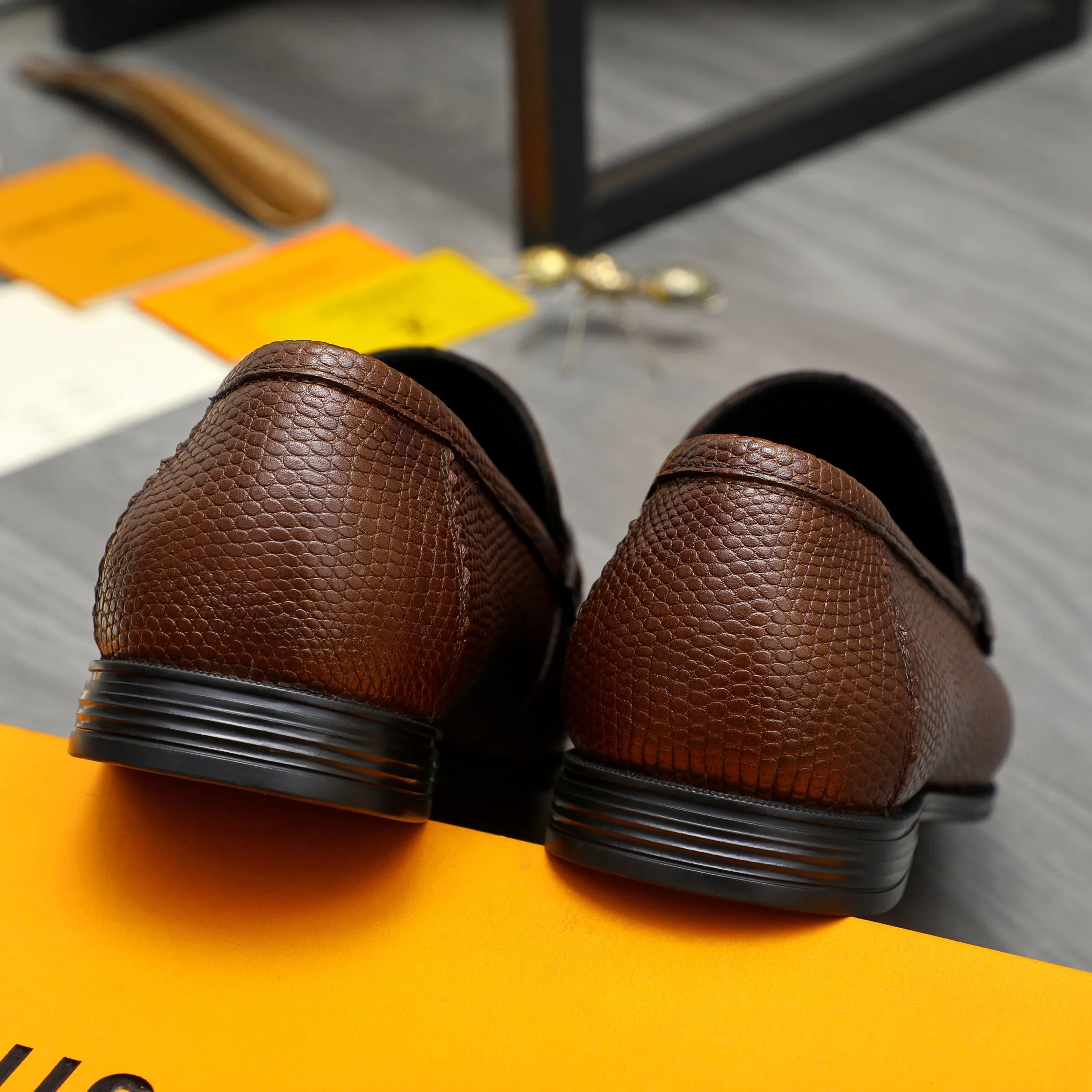 Men's shoes 💰p442 Product trademark: LV (Louis Vuitton) business slip-on leather shoes. Regular size: 38-46 (45.46 is custom-made and non-refundable) Product materials: Selected high-quality grained cowhide upper, cowhide lining, rubber outsole